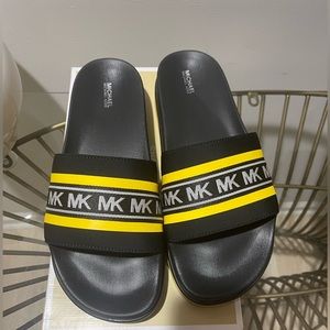 Micheal Kors Tyra Slide